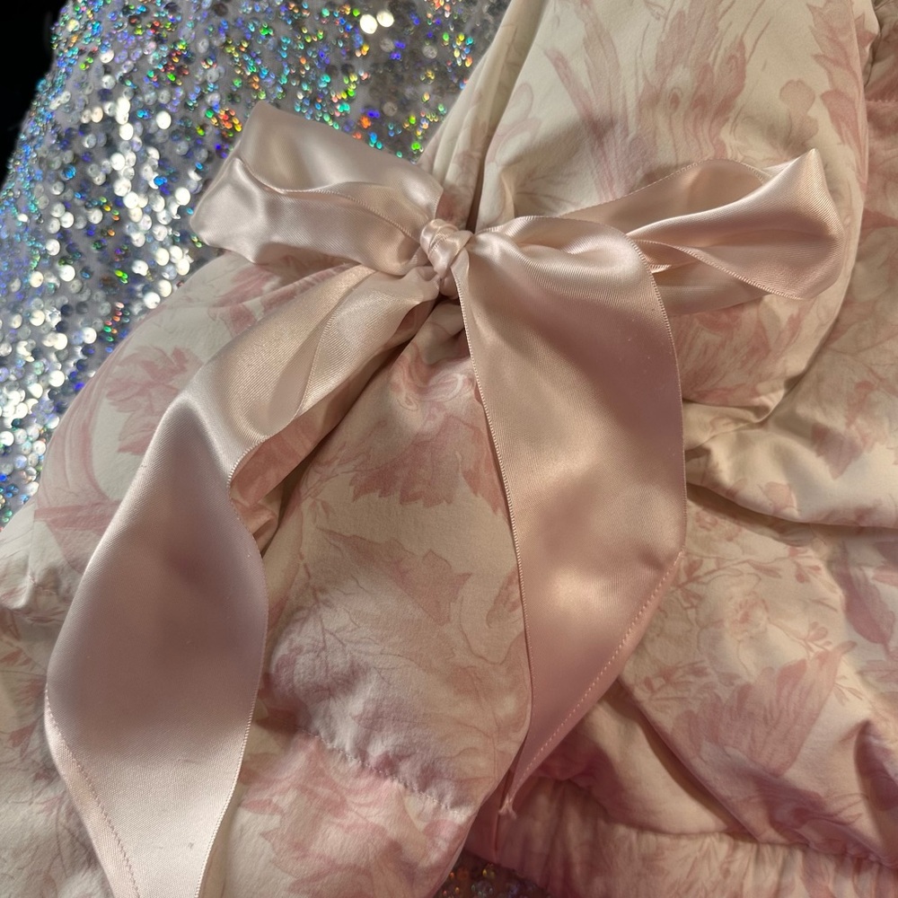 Selkie • Marshmallow Printed Cropped Puffer Coat - Picture 13 of 17